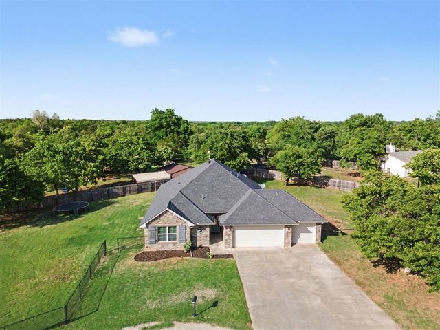8551 Three Oaks Road, Edmond, OK 73025