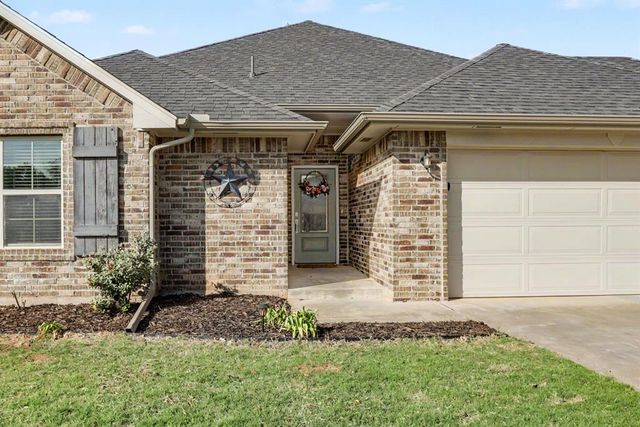 8551 Three Oaks Road, Edmond, OK 73025