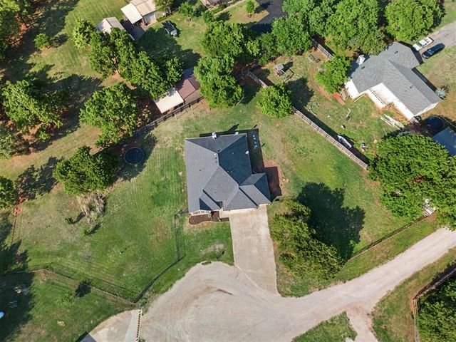 8551 Three Oaks Road, Edmond, OK 73025