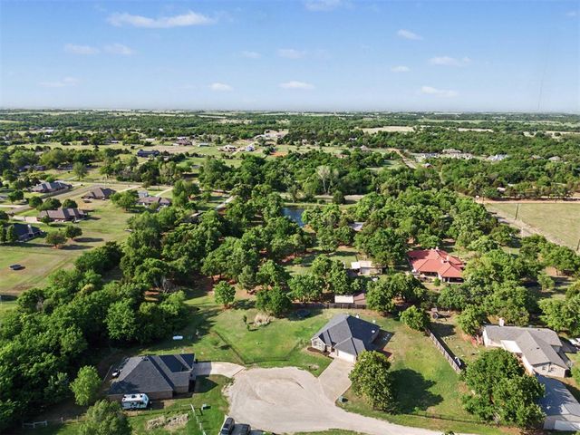 8551 Three Oaks Road, Edmond, OK 73025