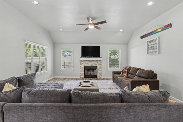8551 Three Oaks Road, Edmond, OK 73025