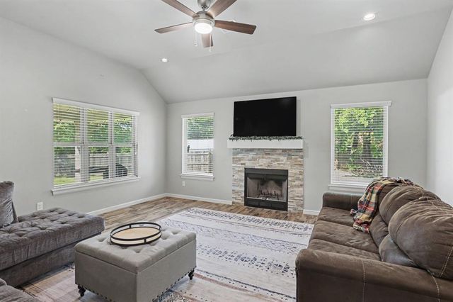8551 Three Oaks Road, Edmond, OK 73025