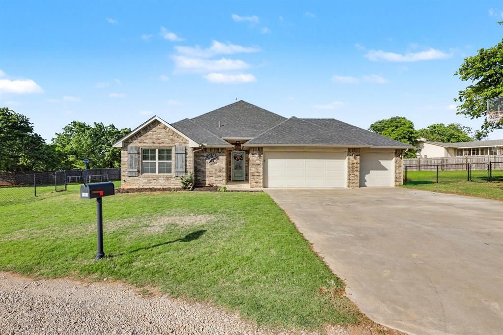 8551 Three Oaks Road, Edmond, OK 73025