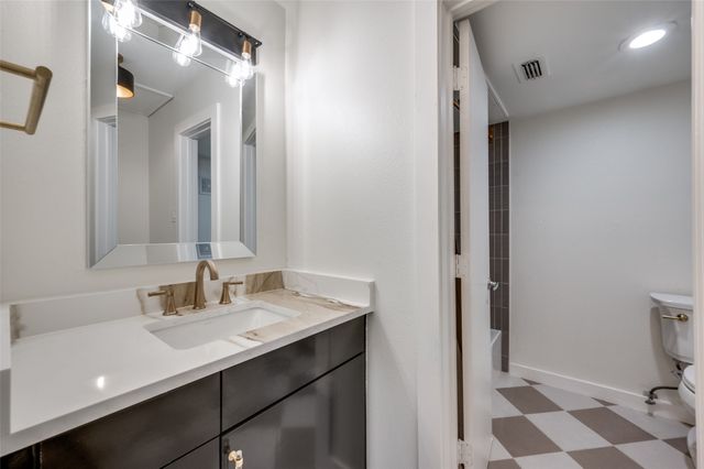 4616 W Lovers Lane 208, Dallas, TX 75209