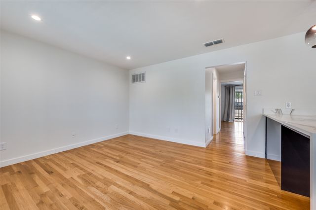 4616 W Lovers Lane 208, Dallas, TX 75209