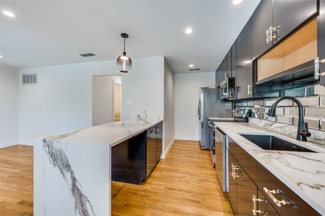 4616 W Lovers Lane 208, Dallas, TX 75209