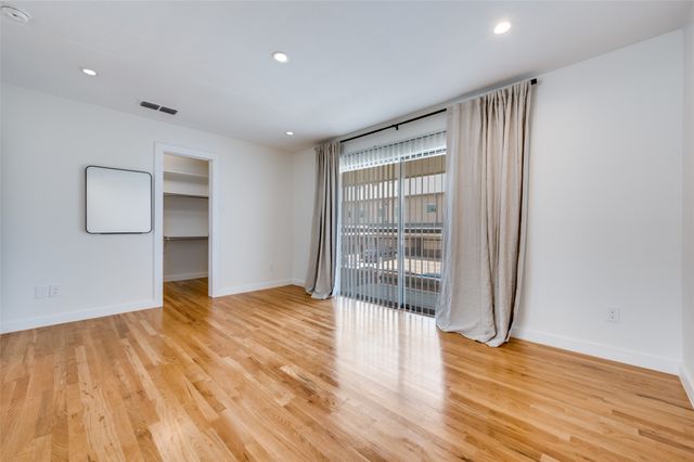 4616 W Lovers Lane 208, Dallas, TX 75209