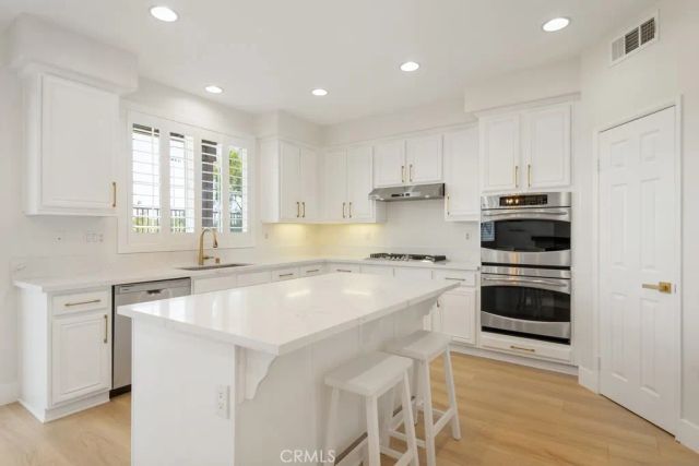 35640 Sainte Foy Street, Murrieta, CA 92563