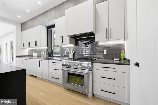 7502 NEVIS RD, Bethesda, MD 20817