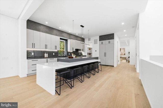 7502 NEVIS RD, Bethesda, MD 20817