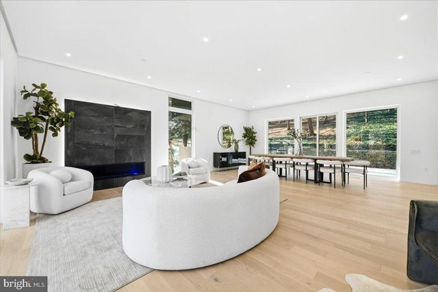 7502 NEVIS RD, Bethesda, MD 20817