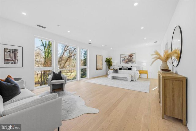 7502 NEVIS RD, Bethesda, MD 20817