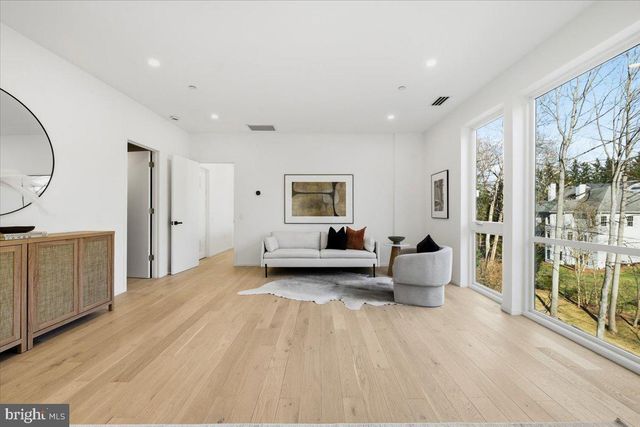 7502 NEVIS RD, Bethesda, MD 20817