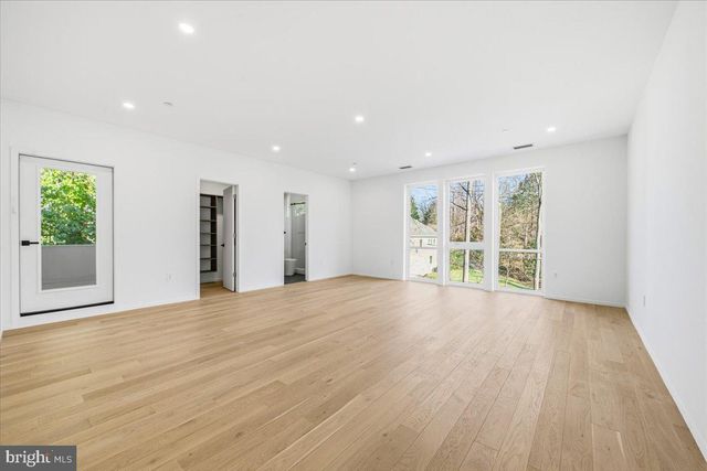 7502 NEVIS RD, Bethesda, MD 20817