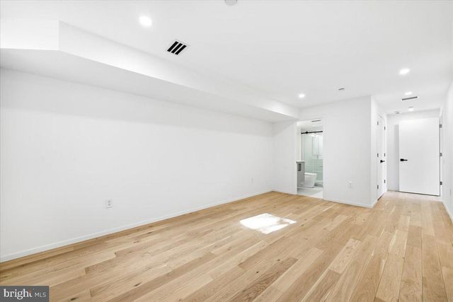 7502 NEVIS RD, Bethesda, MD 20817