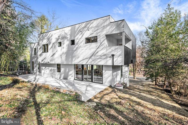 7502 NEVIS RD, Bethesda, MD 20817