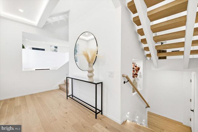 7502 NEVIS RD, Bethesda, MD 20817