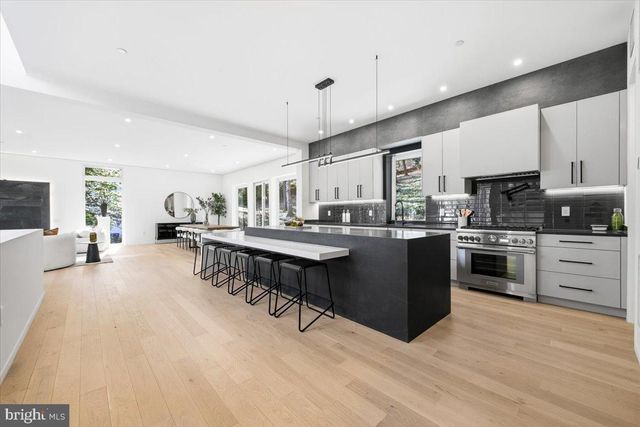 7502 NEVIS RD, Bethesda, MD 20817