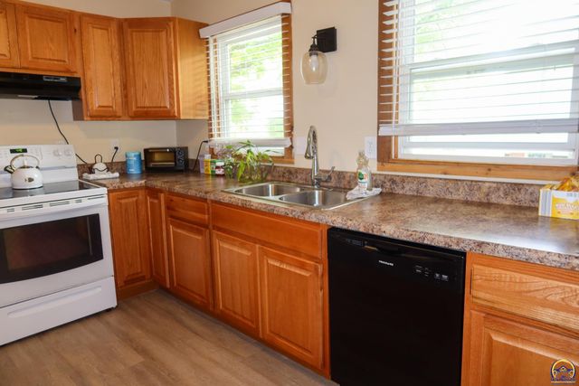 1014 State ST, Emporia, KS 66801