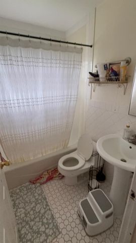 9125 Cecile Way, Sacramento, CA 95826