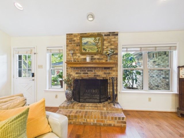 102 Misty Glen Circle, Gun Barrel City, TX 75156