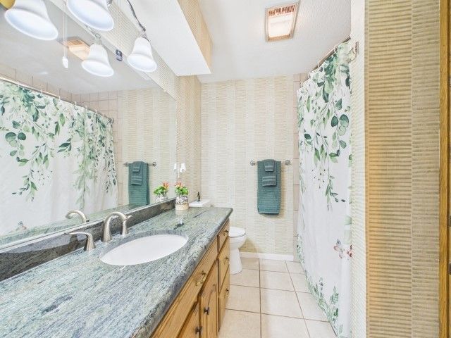 102 Misty Glen Circle, Gun Barrel City, TX 75156