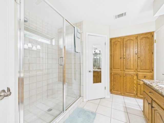 102 Misty Glen Circle, Gun Barrel City, TX 75156