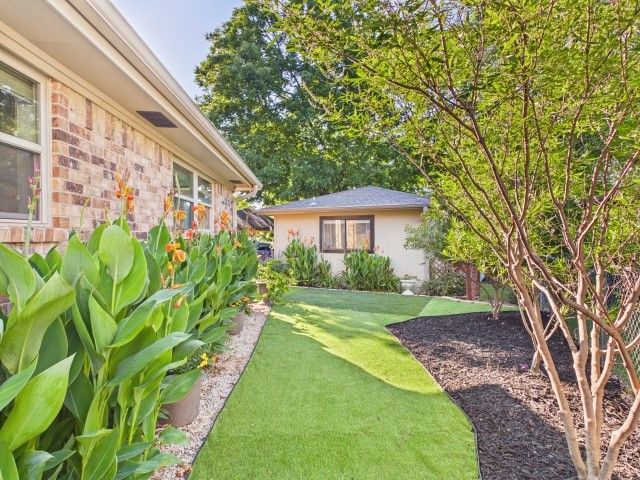102 Misty Glen Circle, Gun Barrel City, TX 75156