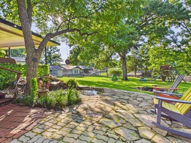 102 Misty Glen Circle, Gun Barrel City, TX 75156