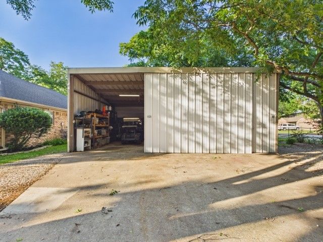 102 Misty Glen Circle, Gun Barrel City, TX 75156