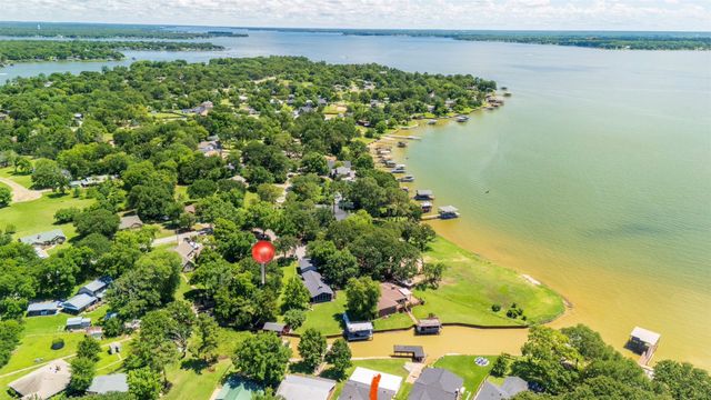 102 Misty Glen Circle, Gun Barrel City, TX 75156
