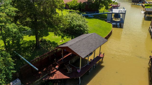 102 Misty Glen Circle, Gun Barrel City, TX 75156