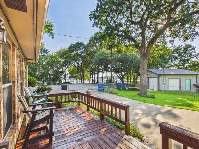 102 Misty Glen Circle, Gun Barrel City, TX 75156