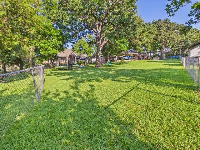 102 Misty Glen Circle, Gun Barrel City, TX 75156
