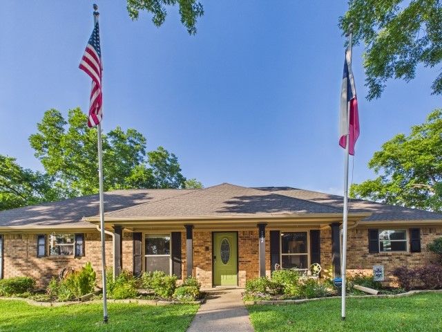 102 Misty Glen Circle, Gun Barrel City, TX 75156