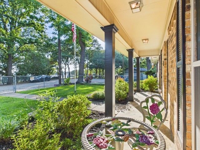 102 Misty Glen Circle, Gun Barrel City, TX 75156