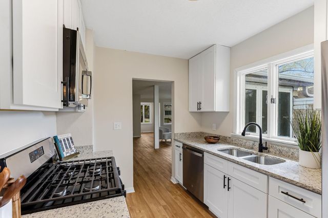 422 2nd Street N, Bayport, MN 55003