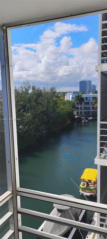 3660 NE 166th St 607, North Miami Beach, FL 33160