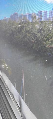 3660 NE 166th St 607, North Miami Beach, FL 33160