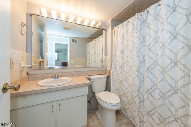 2 Tulip Cres 1A, Little Falls Twp., NJ 07424