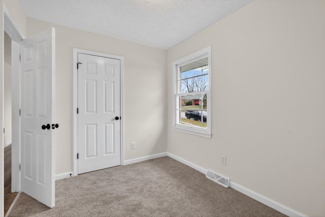 3728 Crosby Drive, Lexington, KY 40517