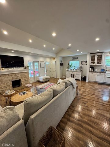 1228 S Helberta Avenue, Redondo Beach, CA 90277