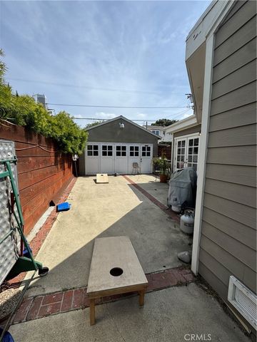 1228 S Helberta Avenue, Redondo Beach, CA 90277