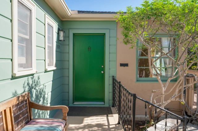 1815 Mission Cliff Dr, San Diego, CA 92116