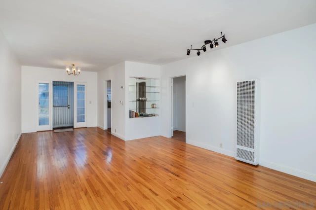 1815 Mission Cliff Dr, San Diego, CA 92116