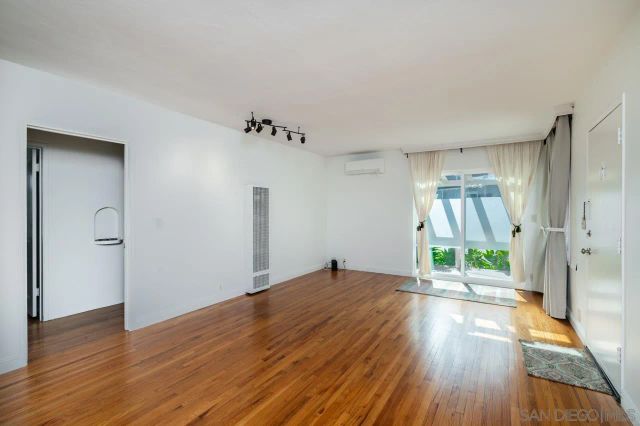 1815 Mission Cliff Dr, San Diego, CA 92116