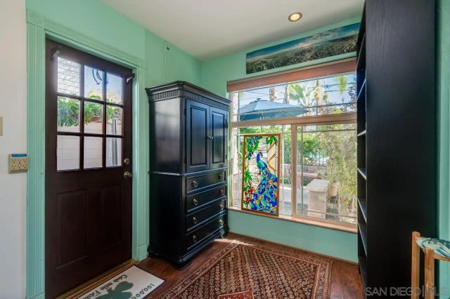 1815 Mission Cliff Dr, San Diego, CA 92116