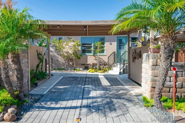 1815 Mission Cliff Dr, San Diego, CA 92116