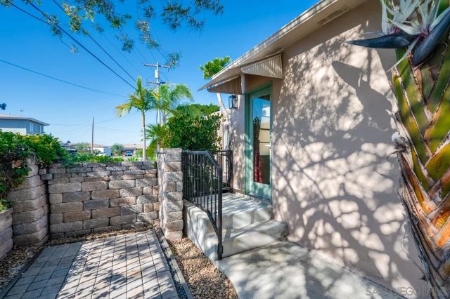 1815 Mission Cliff Dr, San Diego, CA 92116