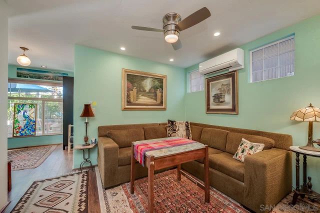 1815 Mission Cliff Dr, San Diego, CA 92116